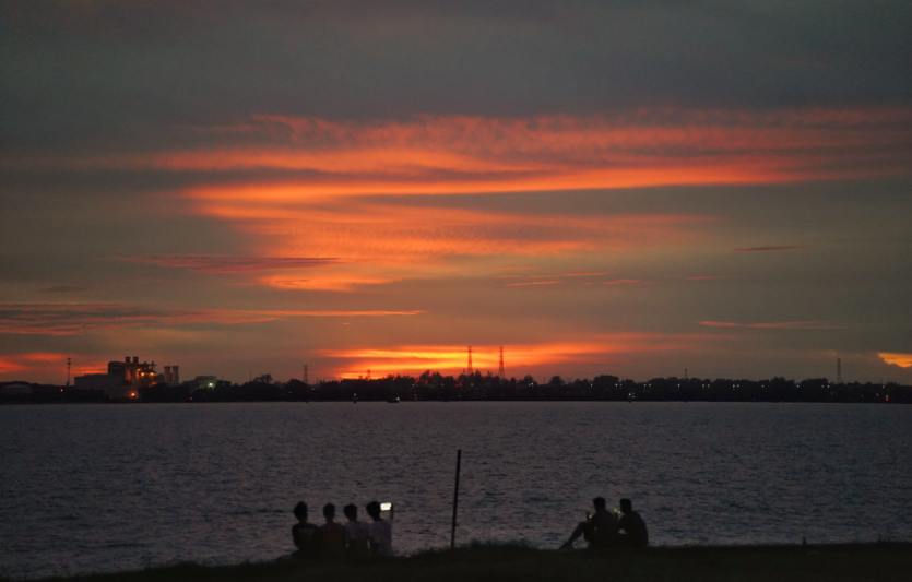 VisitDanzhou's tweet image. #summerview 🎨🖼️
#Danzhou often treats us to stunning #sunsets, with the sky turning into a gorgeous palette of colors. This natural spectacle lures both locals and tourists to take a leisurely stroll along the beach.🌴🌴
#hainan #citylife #views #summer #sea