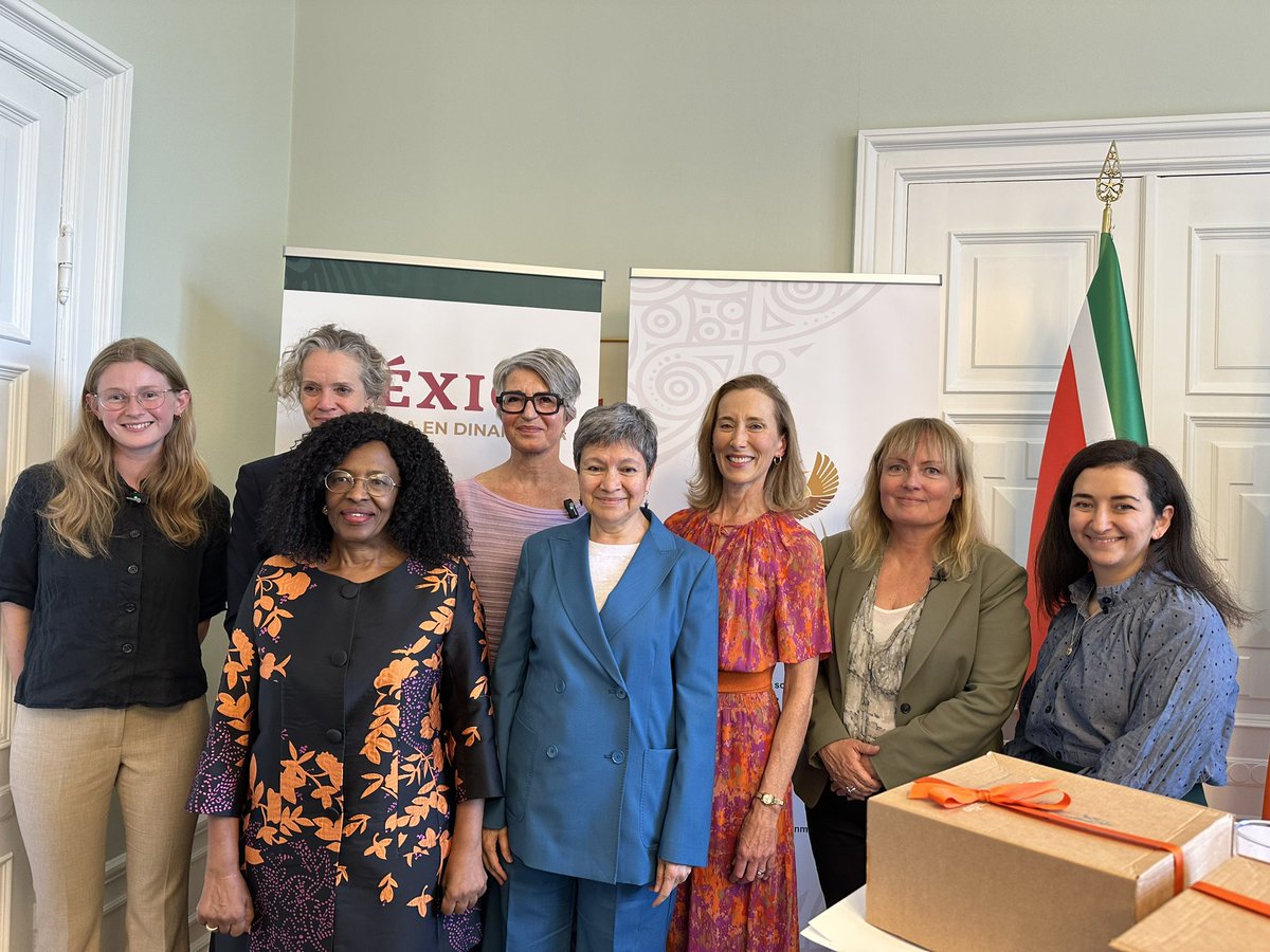 Thank you🇮🇪,🇲🇽&amp;🇿🇦 Embassies for hosting the event to mark the Int. Day of #WomenInDiplomacy. Climate change &amp; gender inequality are 2 of the greatest challenges to #SDG of our time. Gender parity in politics &amp; the inclusion of local women's org. are key to an equal future for ALL