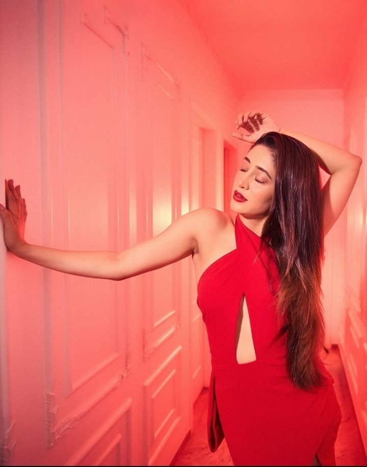 she ate, devoured and left absolutely no crumbs.🥵🥵🥵♥😭

#ShivangiJoshi  #Shivangians