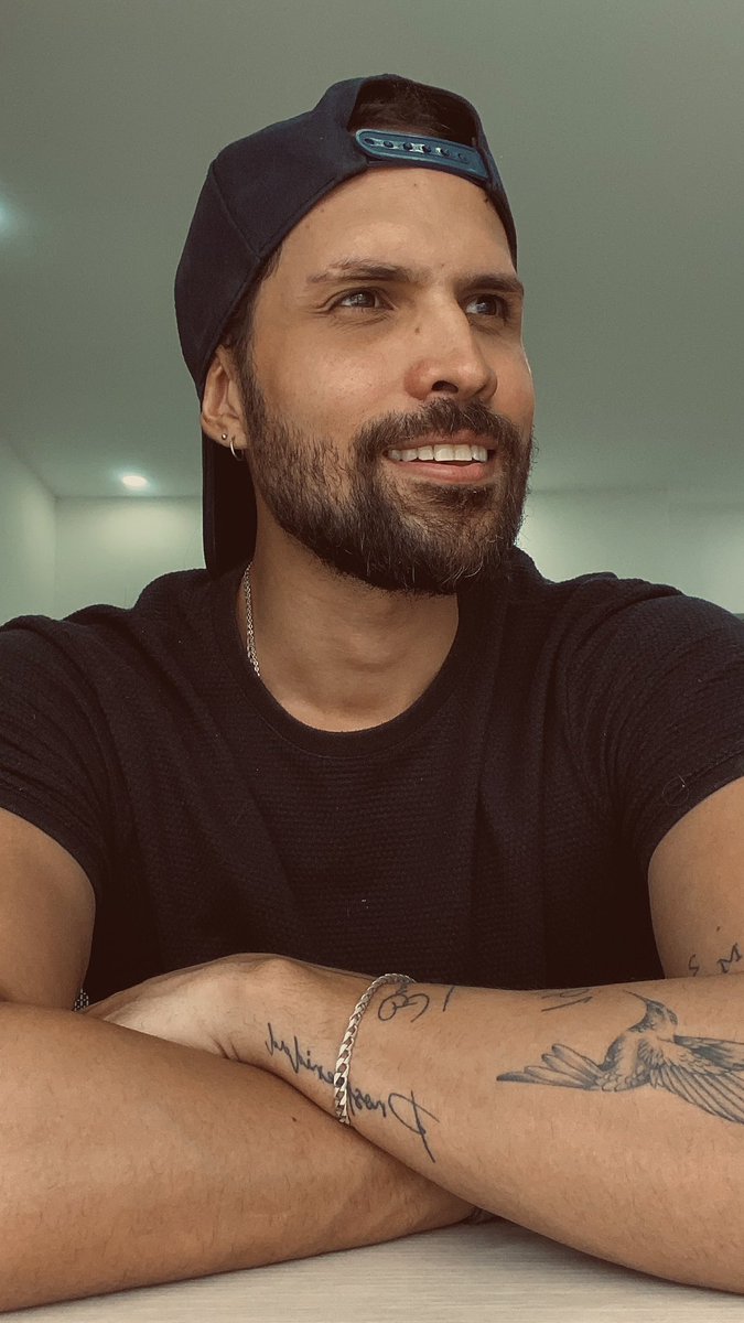 Nadie tiene responsabilidad sobre tí, nadie te debe nada, nadie tiene que hacer algo por tí.
#cambiatuchip🔥