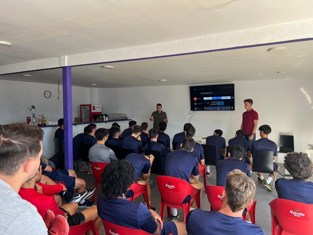 El colegiado Manuel Pérez Hernández, que ha colaborado con el club en las últimas temporadas a través de charlas formativas sobre las reglas en pretemporada, ha conseguido ascender a la Liga Hypermotion

¡Enhorabuena por ese gran logro! ¡Mucho éxito en el fútbol profesional! 👏