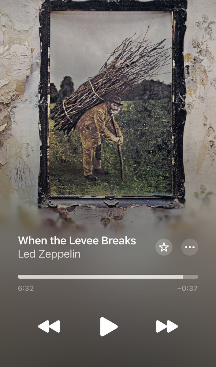 vj trolio tweet media