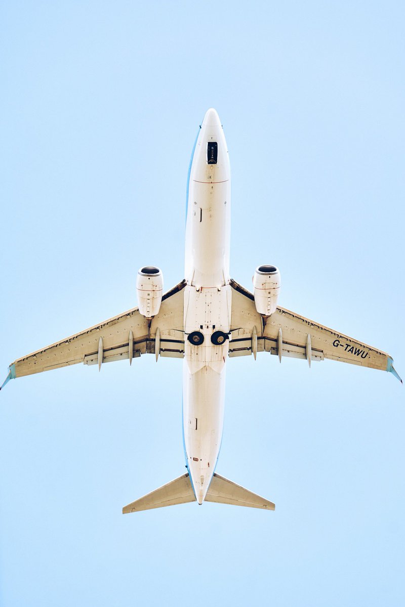Several hours in the sun beneath the flight path. An afternoon well spent..? #aviation #aircraft
