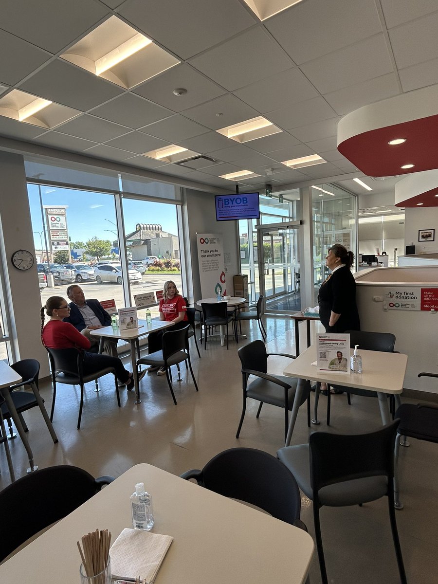 KevinWaugh_CPC's tweet image. Today I went to @lifelinesask Canadian Blood Services to talk to the Summer students that they hired.

Did you know that every 60 seconds somebody needs blood! A 1 hour appointment means a life is saved!

#canadaslifeline #canadianbloodservices #donateblood #savealife