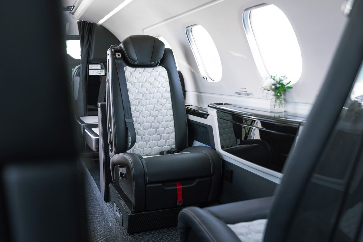 embraer's tweet photo. Today's #EmbraerSelection brings you back to this year's edition of EBACE, with stunning views of #Embraer in Geneva. Take a look at these amazing shots of the industry-leading #Praetor600 and the #Phenom300E, the best-selling light jet for 12 consecutive years. #EmbraerStories https://t.co/oJBoC3N5ID