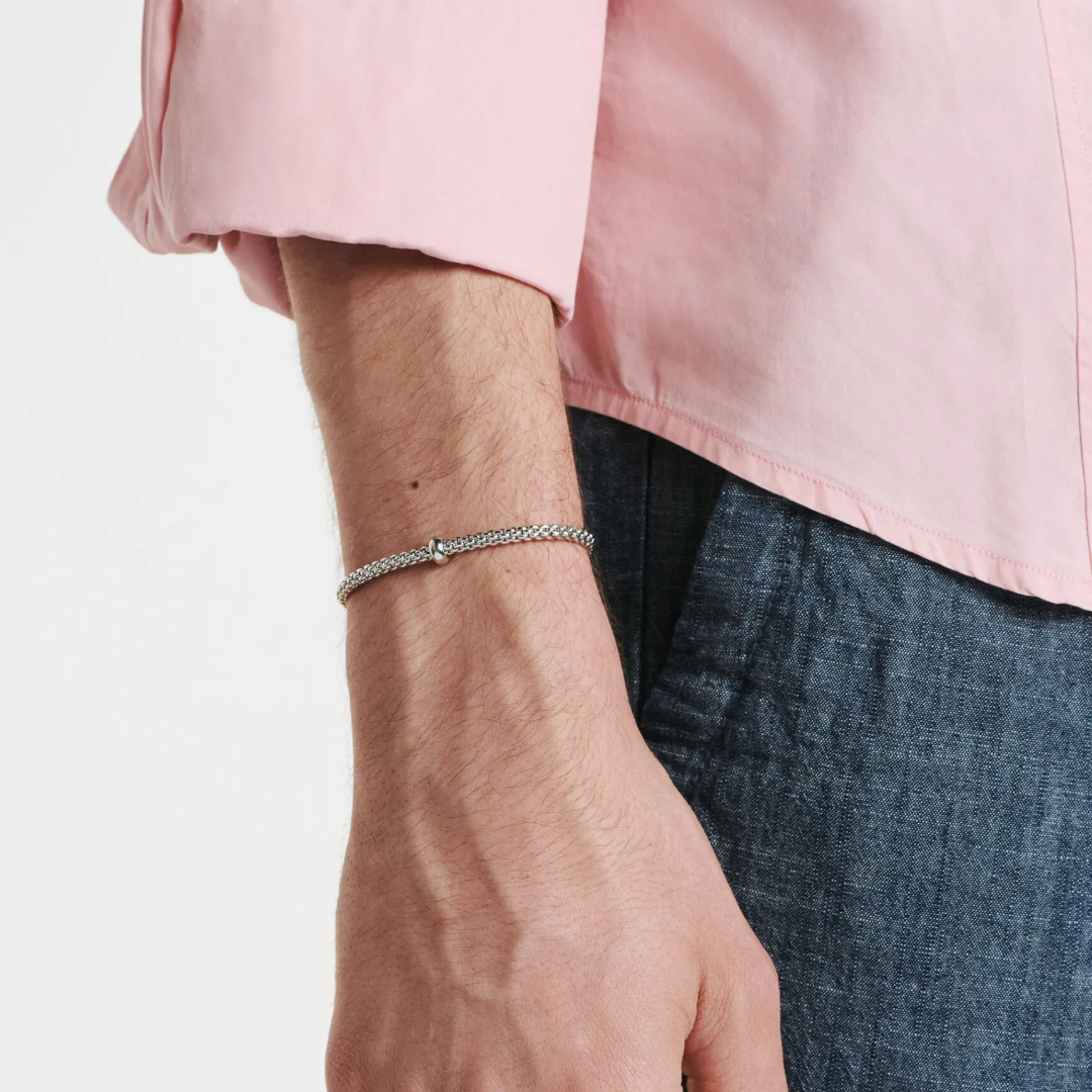 CWSellors's tweet photo. With wedding season underway, discover a curated list of elegant groomsman gifts, accessories and jewellery items to complete the memorable day.
Read our latest blog: https://t.co/rUGHz1lP5Z
#CWSellors #FineJewellery #WeddingSeason #Gifting #GiftGuide #JewelleryBlog https://t.co/FFdGjhMrjR