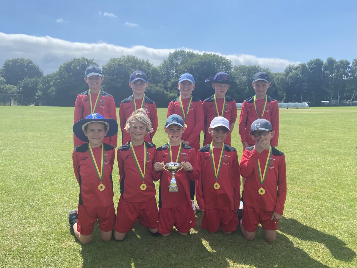 AtPicknalls's tweet photo. Fantastic day of cricket at the Staffordshire Year 3/4 County Finals. We played brilliantly after a shaky start and ended up as Staffs Champions. Some superb performances and sportsmanship. 🏏🏆
@StaffsCricket @Picknalls https://t.co/pgERqsN4SM