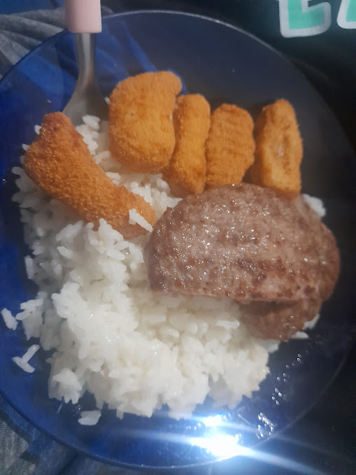 RataGaymerPro's tweet photo. @agustinititaaa te gusta mi almuerzo? :3 https://t.co/ygviImPgaK