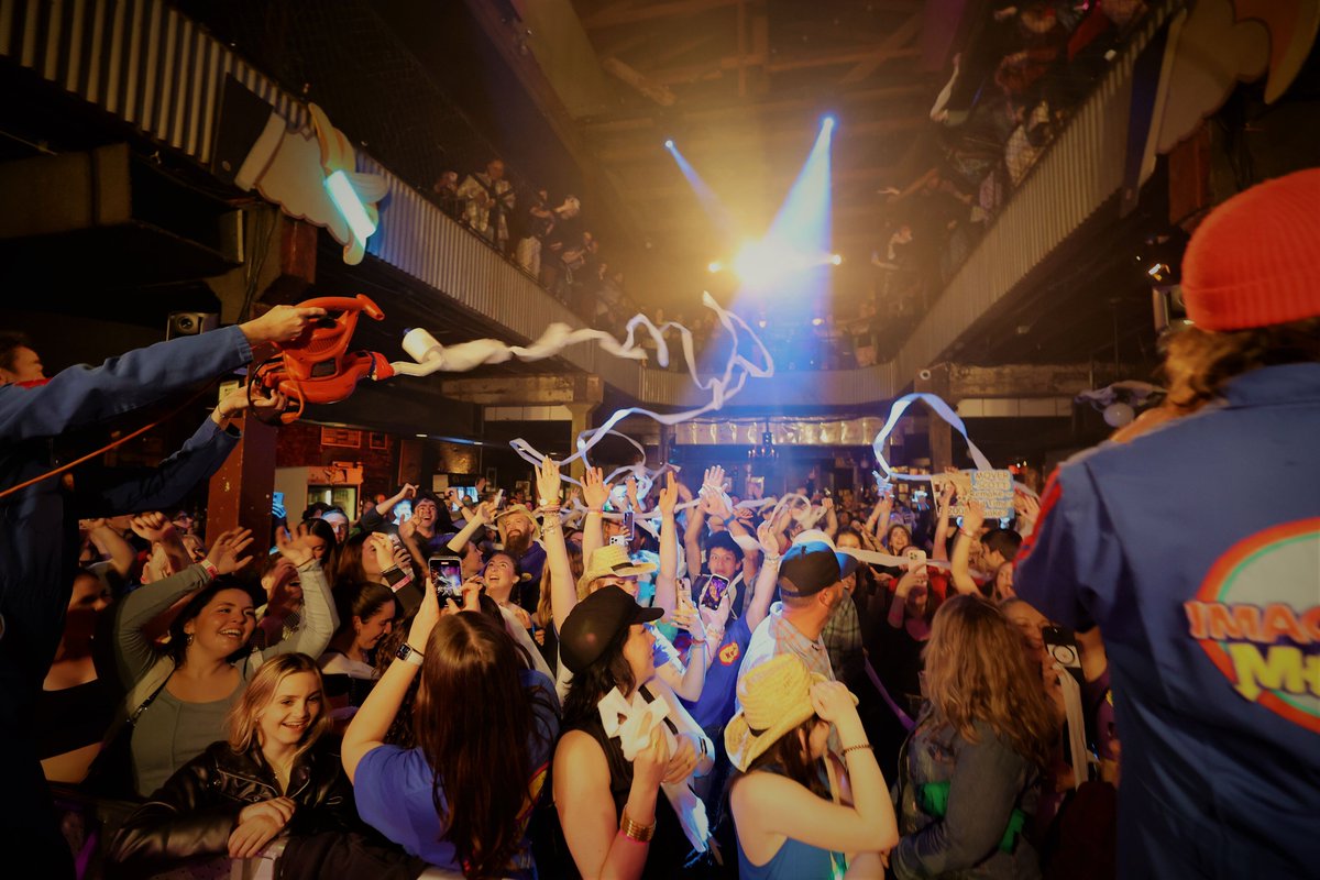 iMovers's tweet photo. Remembering fondly our 18+ show at Tipitina's. What an amazing night!

#imaginationmovers 
#livemusicforall 
#tipitinas 
#newalbumout https://t.co/kgbzUxQ7lF