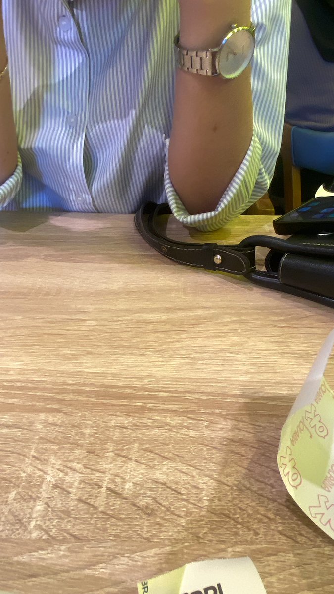 hobimaemteyus's tweet photo. baru kenal dibandara udh makan bareng dong🤣 mana mba nya cakep banget😌🥹 https://t.co/RftaKcPVR9