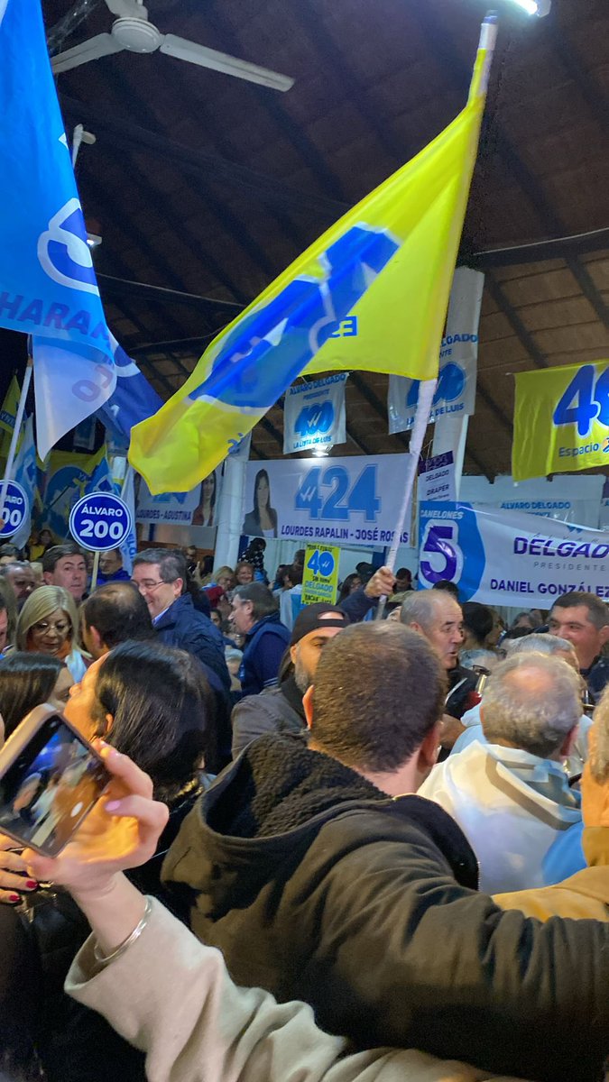 LourdesRapalin's tweet photo. Tuvimos un gran cierre de campaña, en Canelones !
El domingo tu forma de acompañarnos, es con la #Lista400 con #Lista424 https://t.co/PTfIl3twa5