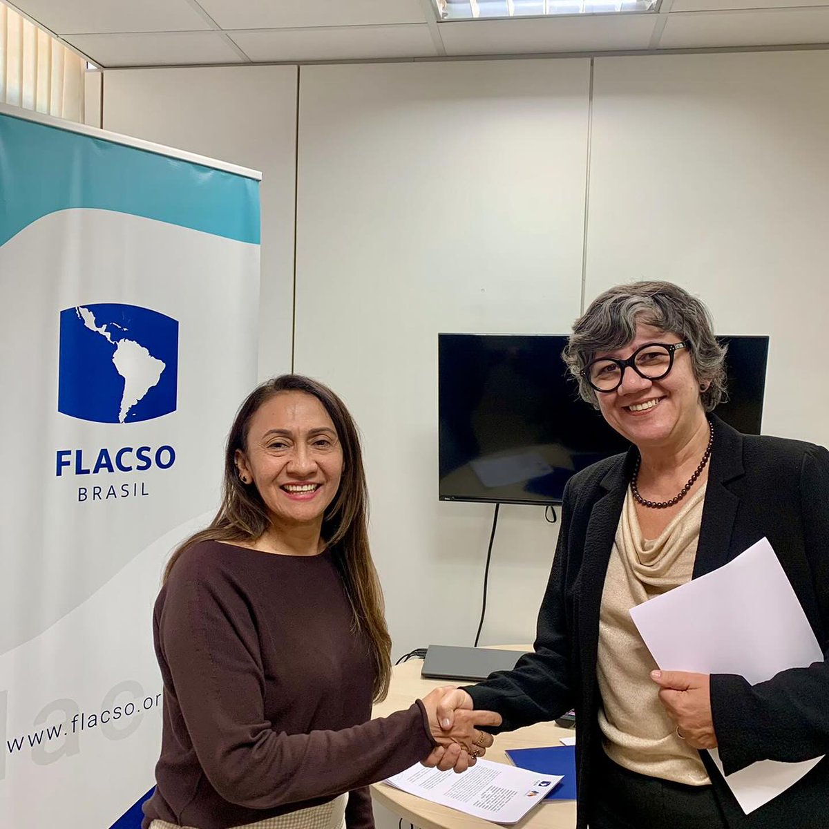 Flacso Brasil tweet media