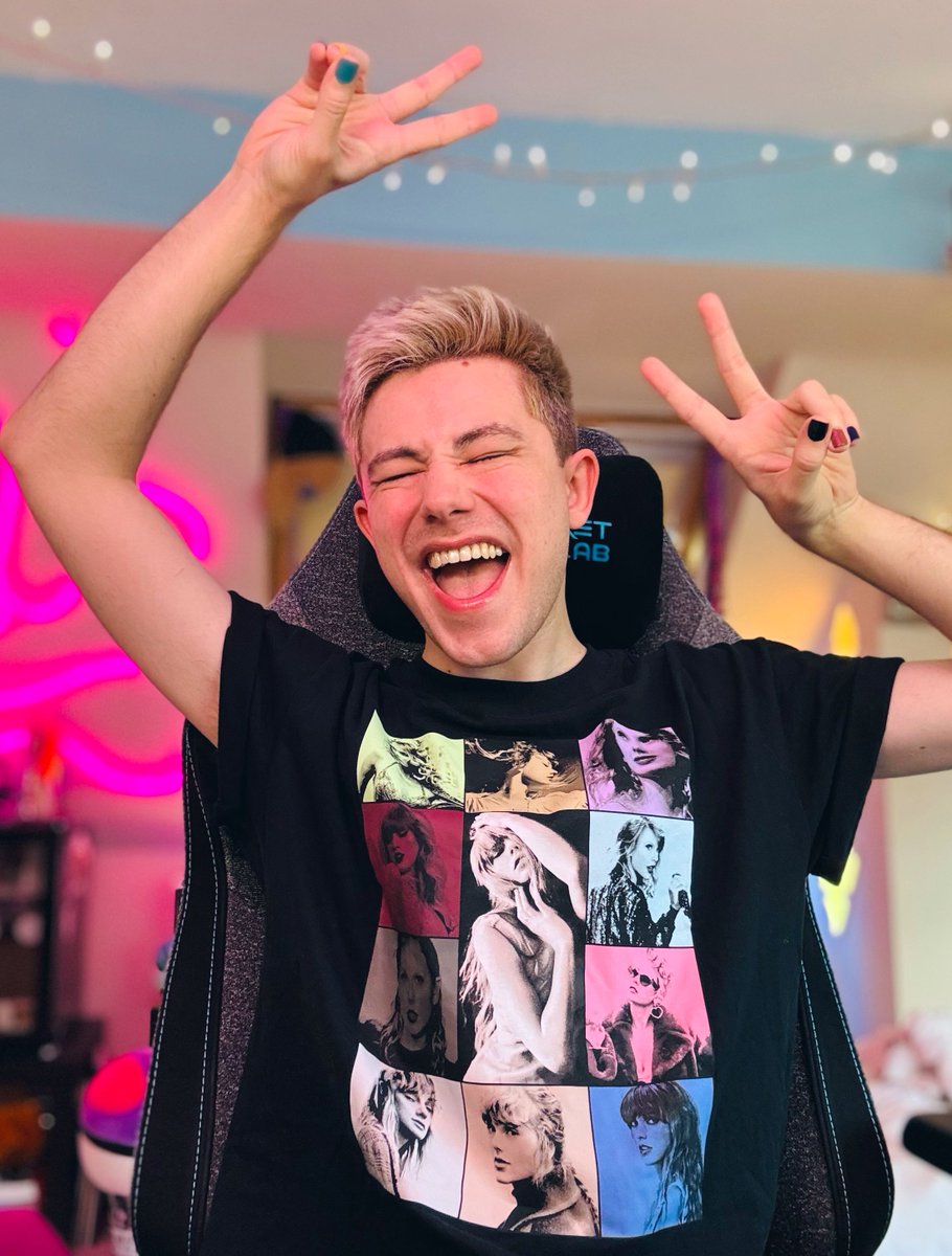 JustRyan (@thejustryan) on Twitter photo Now you BETTER bring your Cobbler! 👀 let’s talk The Eras Tour ✨
Get on in here!! 🫶 join my open lobby
<a href="/TwitchUKI/">Twitch UK & Ireland</a> 💜 #IntoTheFog 🏳️🌈<a href="/DeadbyDaylight/">Dead by Daylight</a>
🔴 HIT THIS: Twitch.tv/JustRyan Now you BETTER bring your Cobbler! 👀 let’s talk The Eras Tour ✨
Get on in here!! 🫶 join my open lobby
<a href="/TwitchUKI/">Twitch UK & Ireland</a> 💜 #IntoTheFog 🏳️🌈<a href="/DeadbyDaylight/">Dead by Daylight</a>
🔴 HIT THIS: Twitch.tv/JustRyan