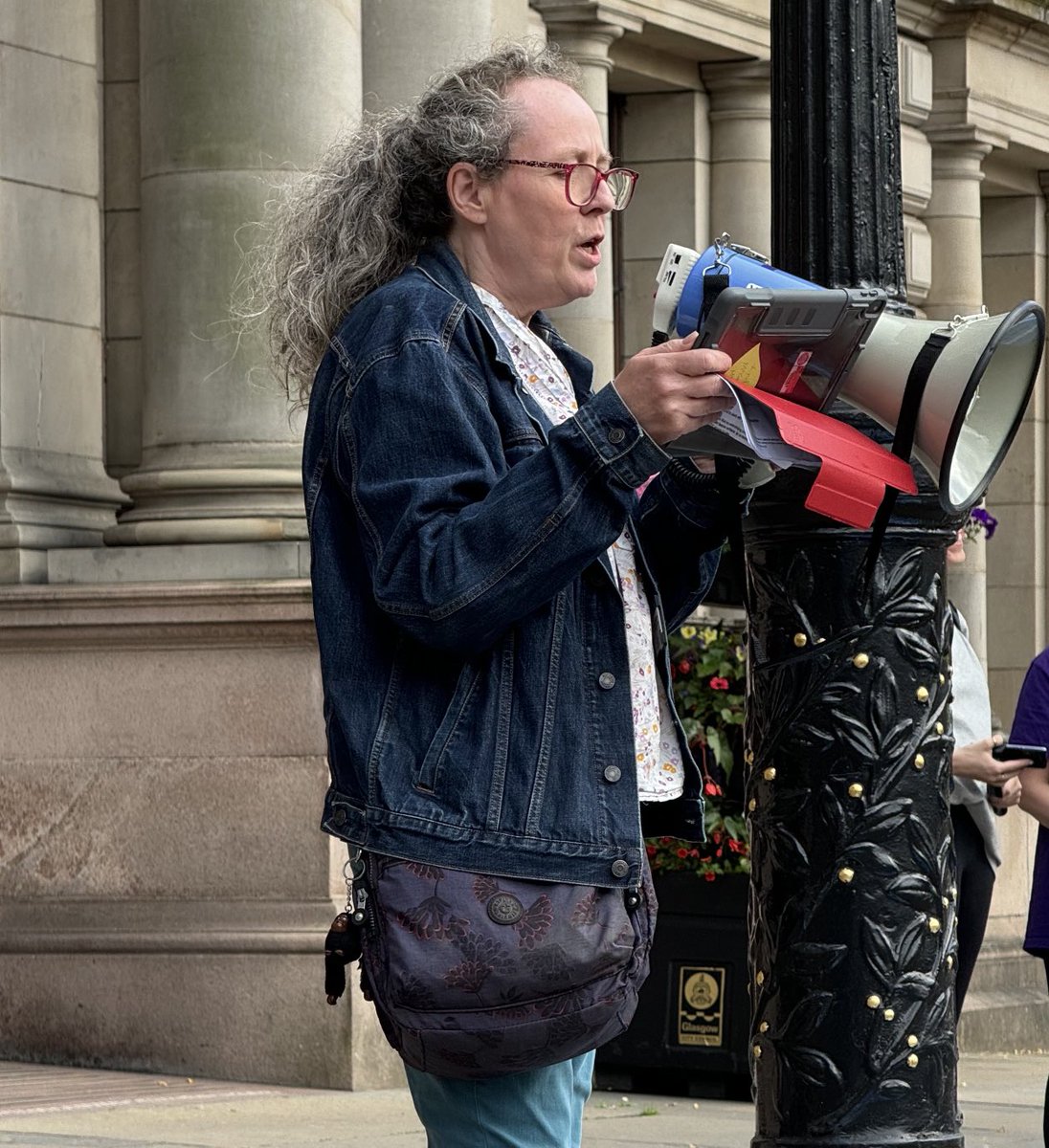 NASUWT_Scotland's tweet photo. Linda McCann, an ⁦@NASUWT_Scotland⁩ Primary Teacher, addresses the rally and explains the myriad ways in which the proposed cuts to teacher numbers will harm the education of children. #MarchForEducation #StopTheCuts https://t.co/COszUYhsQG