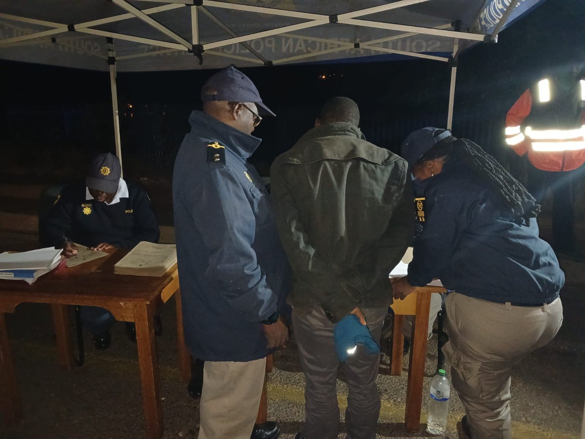 AFRICANDEMOC's tweet image. #sapsGP This past weekend, the Gauteng Provincial  Commissioner, Lt Gen Tommy Mthombeni, led a successful #OperationShanela in the Province. The operation covered all districts in Gauteng and resulted in the apprehension of 751 suspects involved in various serious crimes.…