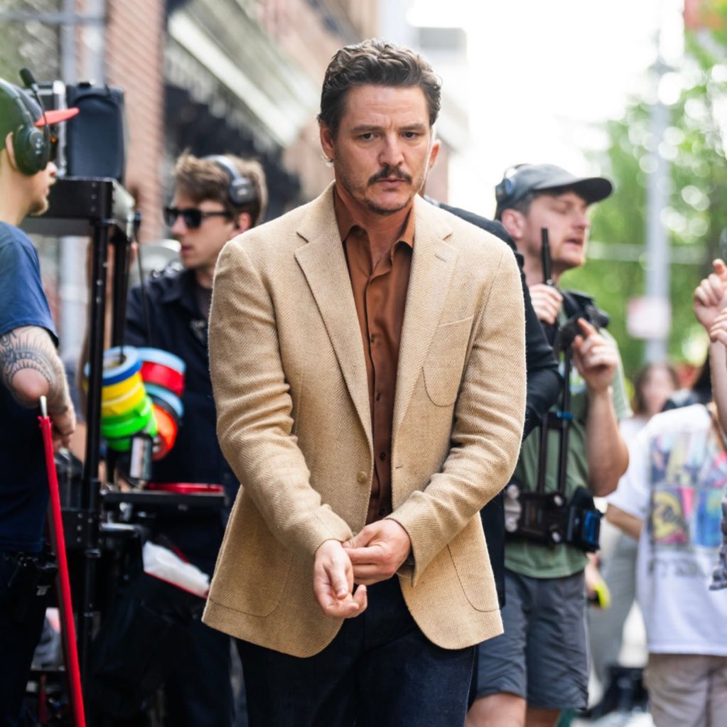 pascalcoded's tweet photo. Pedro Pascal (49) https://t.co/HphTtfWO1T