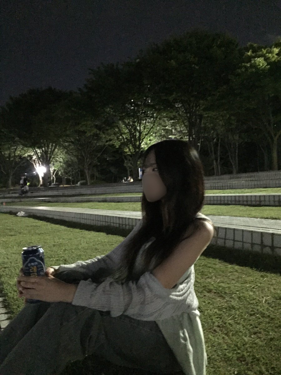 nek5s's tweet photo. 여름날 피크닉🍃 https://t.co/KmyM6cZtUo
