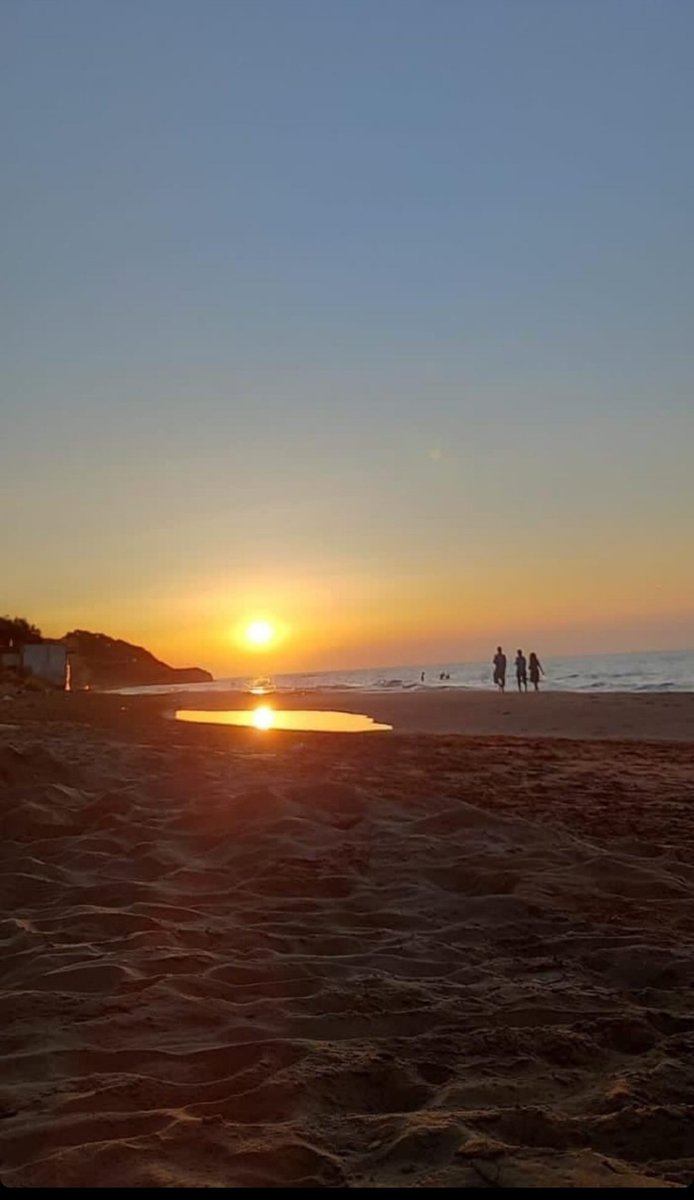 Sıkıldınız benden dimi 
sürekli pay yapıp sizi
 rahatsız ediyordum
 bildirim geliyordu hep 
dimi Beter olun!😂
 Neysaa uzun zaman sonra yine ben geldimmm😁
#Hayırlı #akşamlar #günbatarken #günbatımı #batangüneş