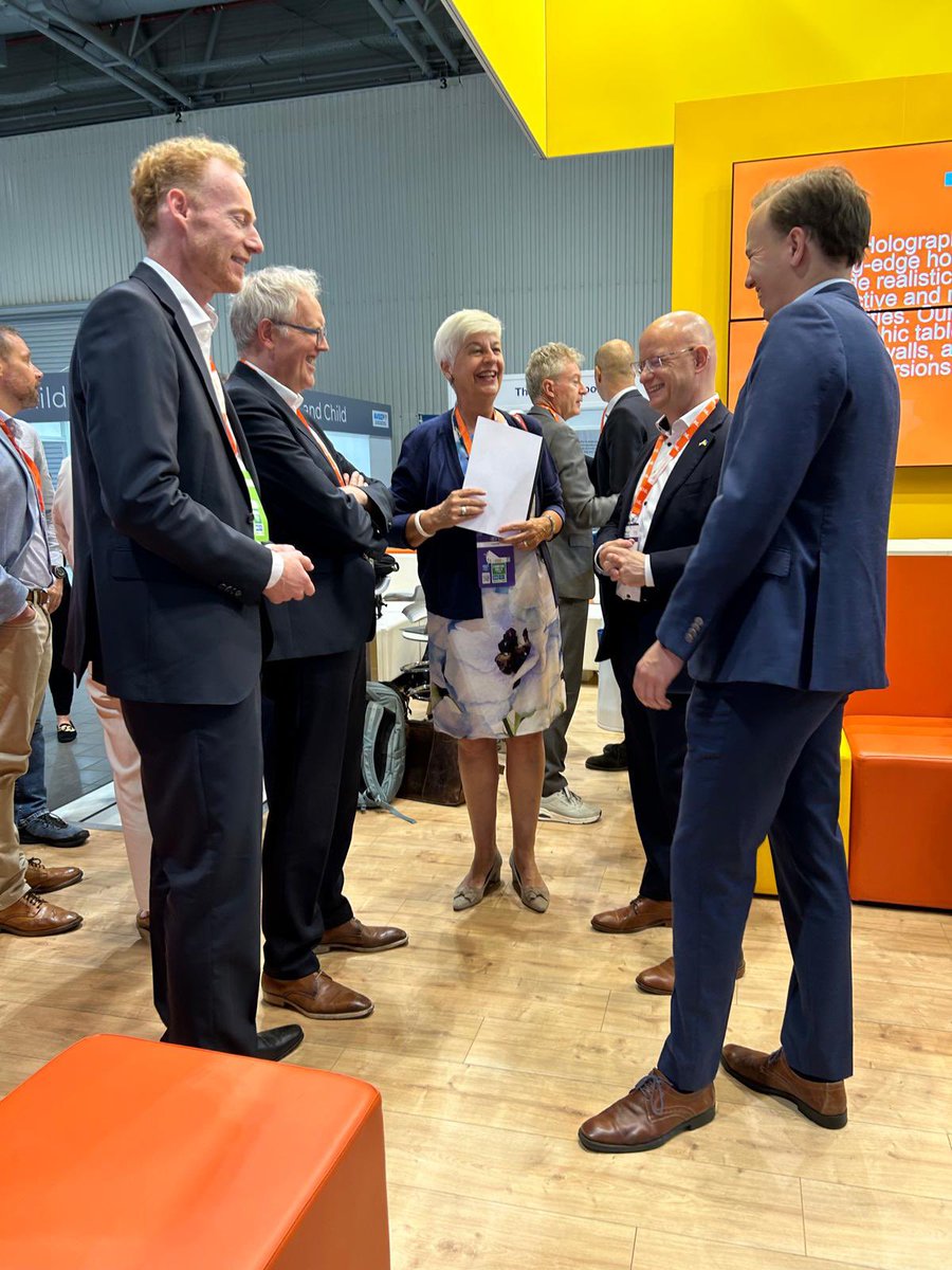 Started my day meeting the 🇳🇱 companies participating  in #RebuildUkraine conference on the health sector. Happy to see the high interest!
<a href="/RVO_Int_Ond/">RVO Internationaal</a> <a href="/NLinUkraine/">Embassy of the Netherlands in Ukraine</a>