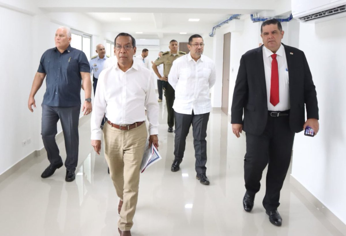 El ministro Juan M. Pino, inauguró hoy la nueva sede de la Dirección Institucional en Asuntos de Seguridad Pública (Diasp), que permitirá aumentar, fortalecer y garantizar el cumplimiento de las normas, regulación de armas de fuego y actividades devigilancia en el sector privado.