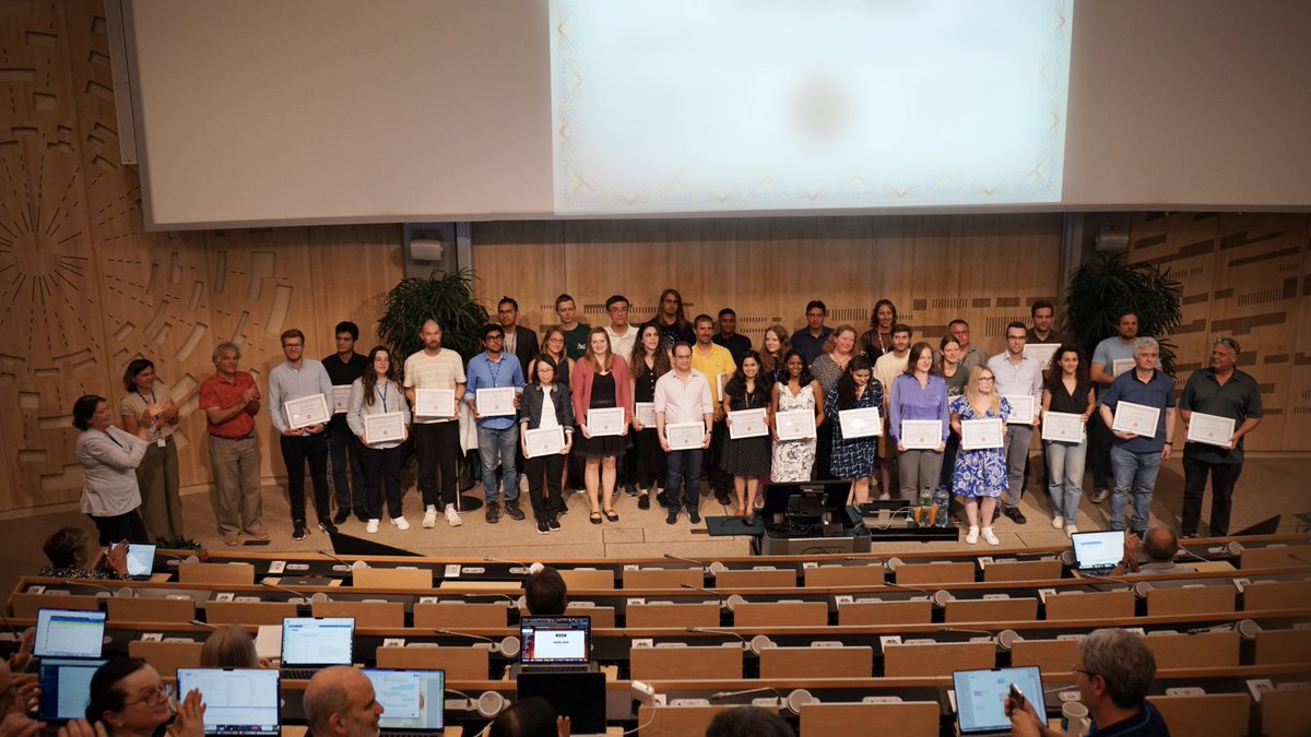 This CMS week brings a celebration of excellence🏆  Today we honour the 2023 CMS awardees, recognising some of the collaboration's most valued members for their outstanding contributions. Discover all the winners here: cms.cern/news/cms-award…