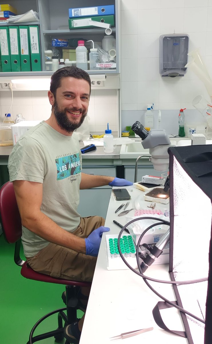 Thrilled to (re)share that I have been selected for a Ramón y Cajal position!🍾 #RyC2023 (in the pic, my face after getting the news). MANY thanks to those who supported me during the long and exciting way until here, and to those who have not been selected: please don't give up!