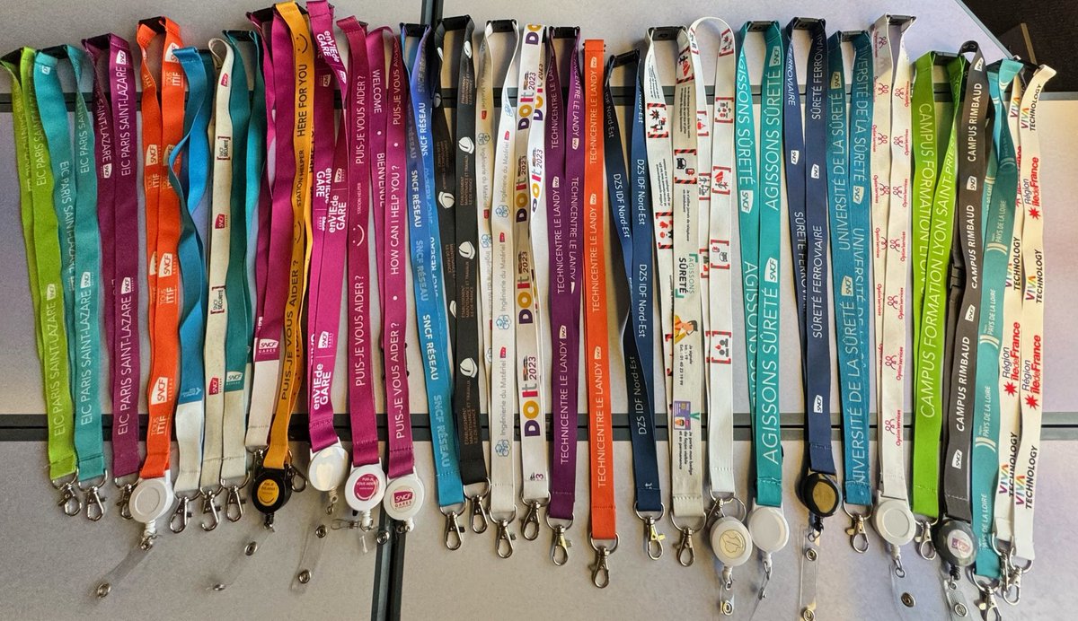 Hello les twittos, vous vous souvenez de mon challenge❓️

Je souhaite faire la plus grande collection de tour de cou du Groupe SNCF.
Je ne peux y arriver seul c'est pour cela que je suis là 😅
Il me faut votre aide afin d'étoffer ma collection.

Pour le moment j'en ai 129⬇️

1/