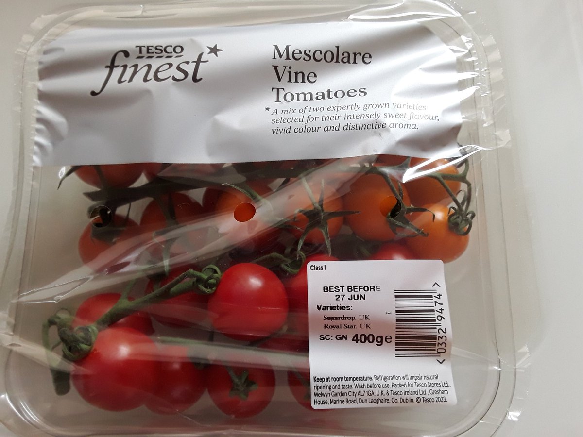 chris_alpacas's tweet photo. Southern Fried Chicken, Jersey Royal Potatoes and Salad for dinner tonight. If you like tomatoes I really recommend these, so much flavour and on offer @Tesco atm 😋😋👍👍 #TooHotToEat! #dinner #MondayThoughts #summer https://t.co/pgz1klMfAu