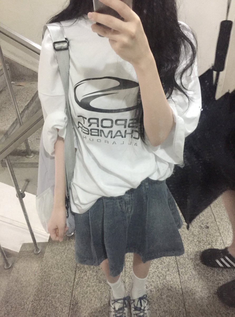 먼가 이 사진 두 장 느낌 죠은듯 ............. ?✌️