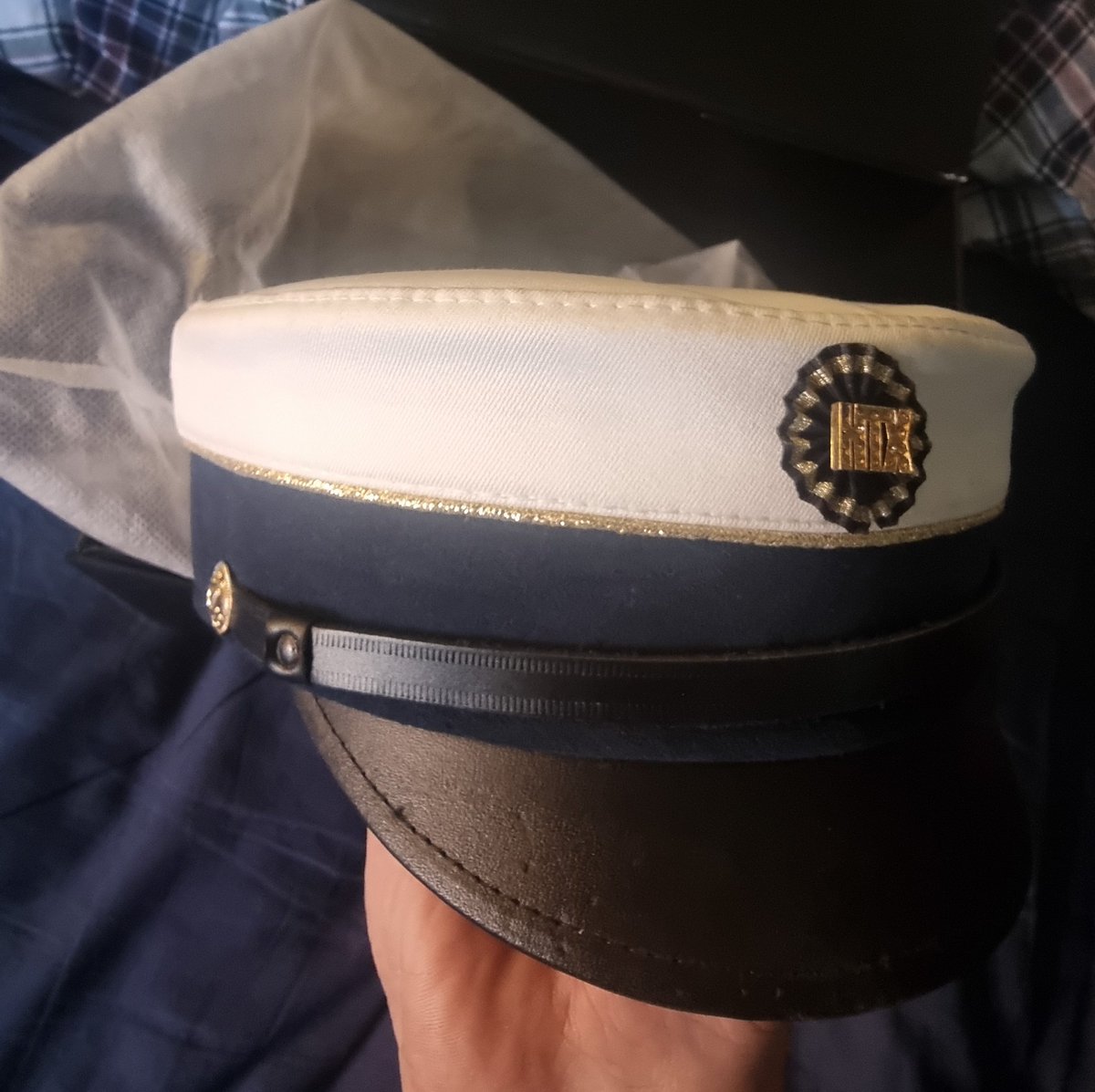 I'm not one to share much, but I'm just so proud as a father, Not only did they both get an A in their last exams, but they also finished in the top of their class overall. I feel so blessed to have the most bright, kind and beautiful women I can call my daughters

Luv u girls 💕