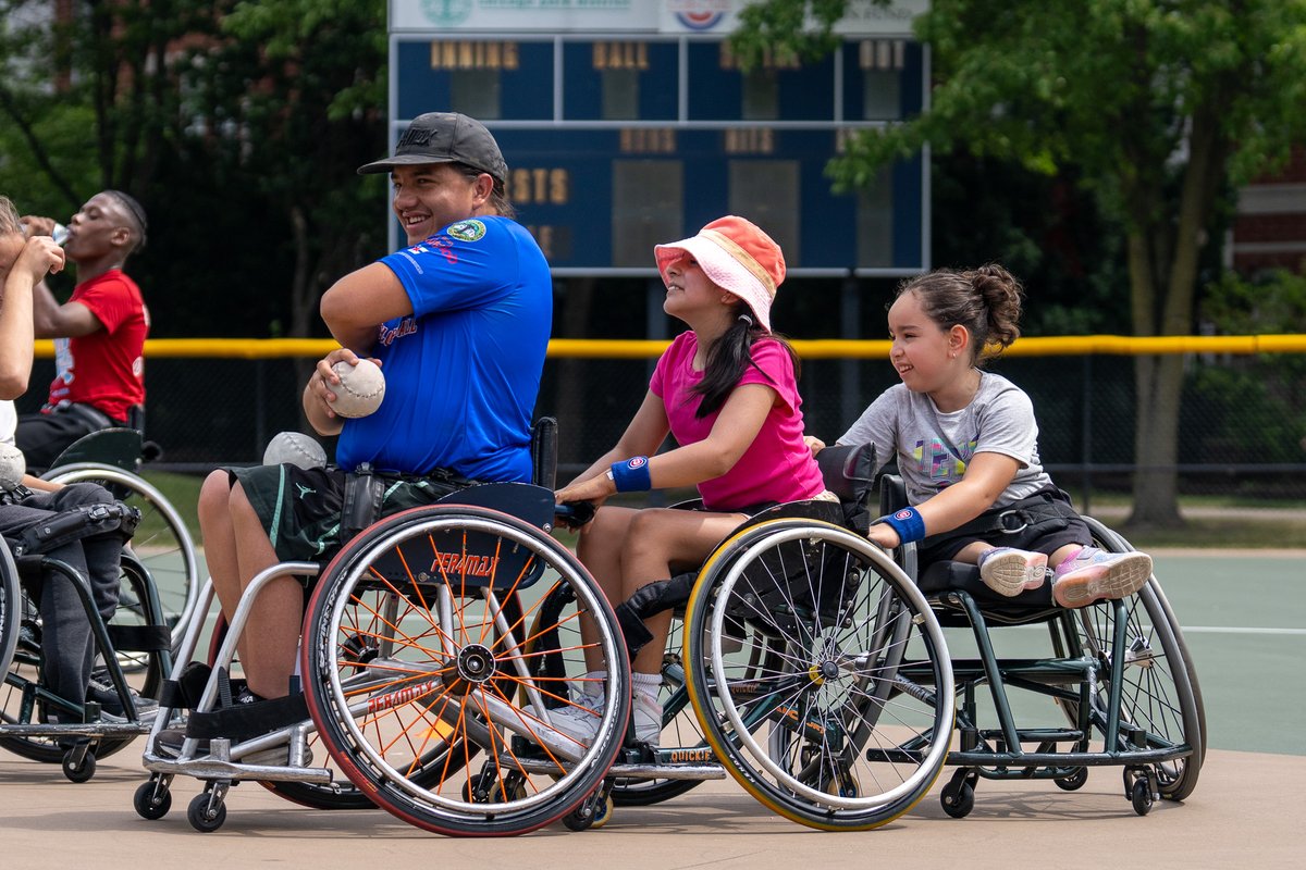 We teamed up with @GoodSportsinc to provide gear valued at $50K through the Diamond Project, benefiting five local youth organizations providing adaptive sports opportunities. Equipment was distributed to <a href="/ChicagoParks/">Chicago ParkDistrict</a> Special Recreation Softball team at practice this weekend!