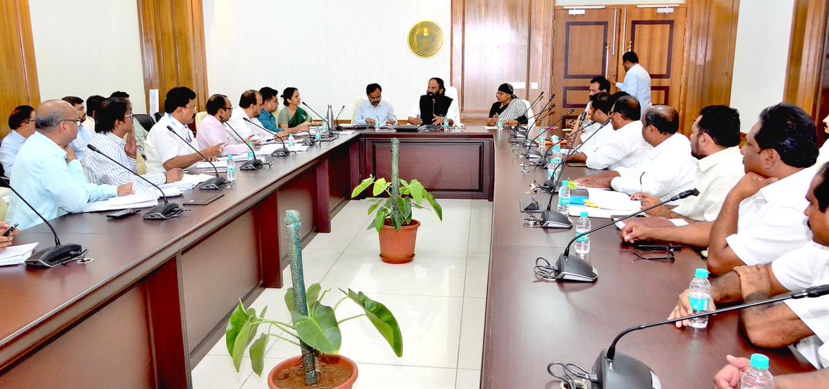 EE_Karwan tweet media