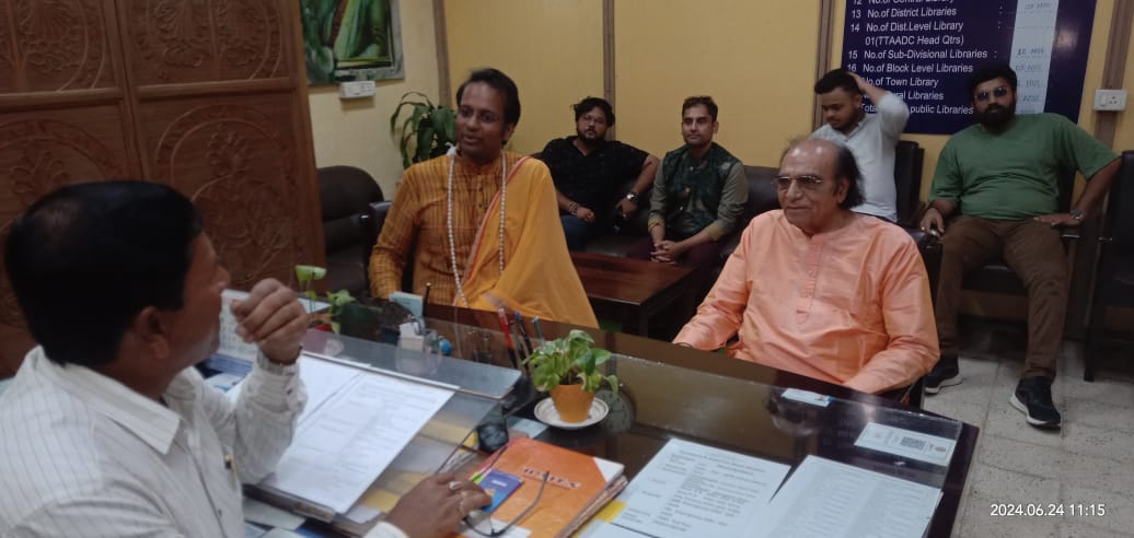 BirState's tweet photo. Program Name:- Visit of #PadmaShree  #PurushottamDadheech Ji .
Date :-24/06/2024, Monday, Time:- 11 am.
Venue :- Bir Chandra State Central Library , Agartala, Tripura.
#BirChandraStateCentralLibrary
#BCSCL https://t.co/4dwbYSmypr