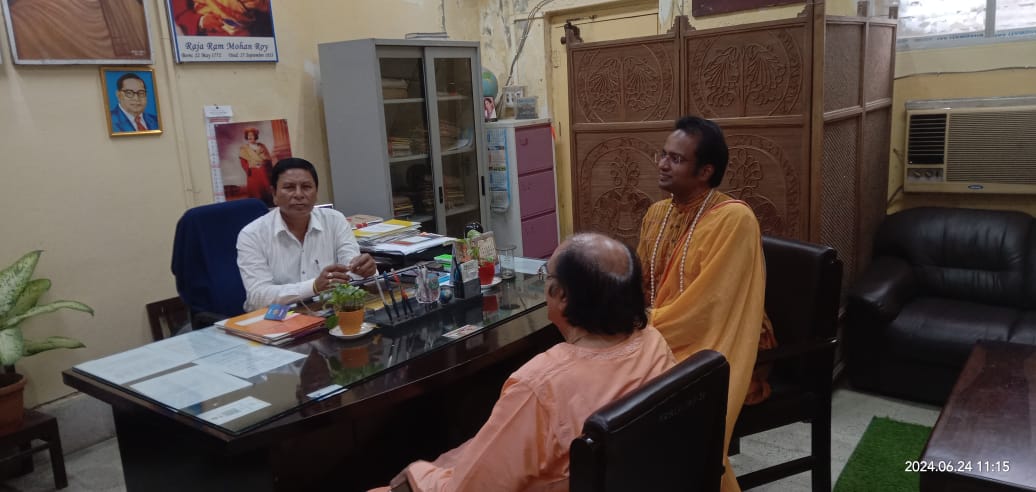 BirState's tweet photo. Program Name:- Visit of #PadmaShree  #PurushottamDadheech Ji .
Date :-24/06/2024, Monday, Time:- 11 am.
Venue :- Bir Chandra State Central Library , Agartala, Tripura.
#BirChandraStateCentralLibrary
#BCSCL https://t.co/4dwbYSmypr