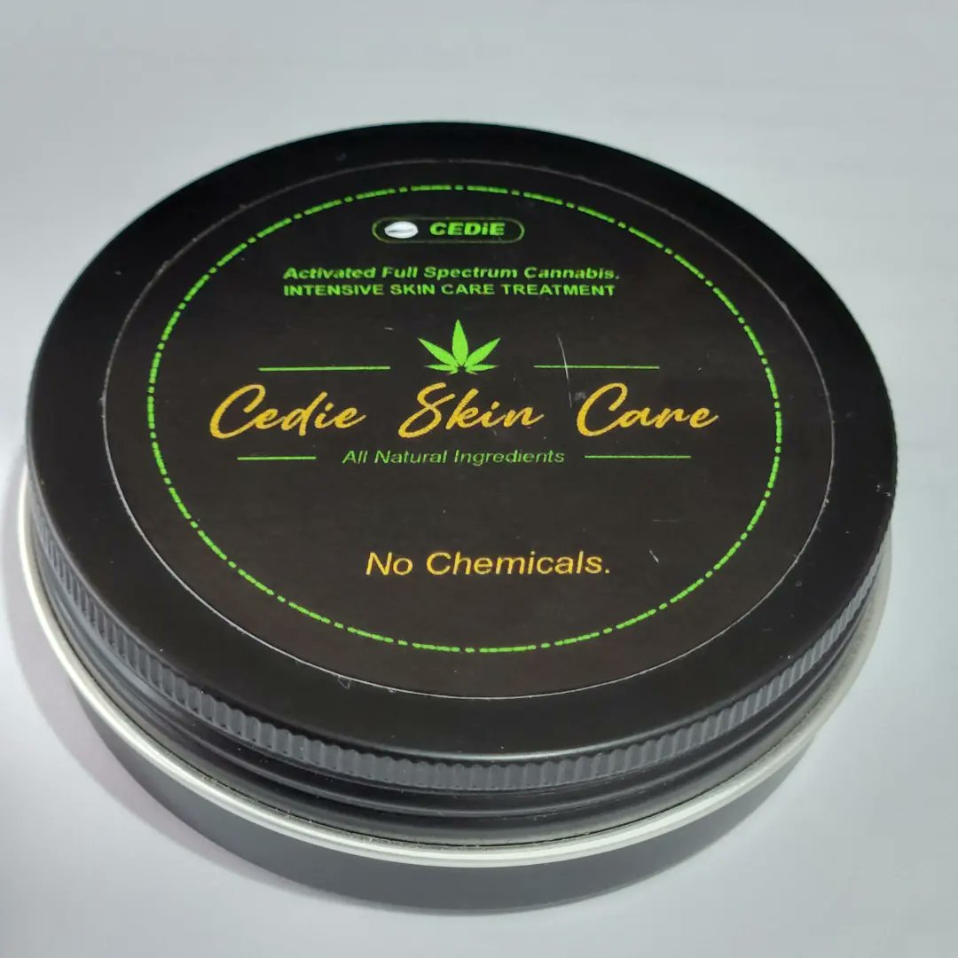 cediemantra's tweet photo. Activated Full Spectrum Çannabiš Skin Creams..🍀🔥💭
For :  
⚫Eczema 
⚫Psoriasis 
⚫Dry/Greasy Face
⚫Skin irritations 
⚫Boils
⚫Hemorrhoids
⚫Cuts &amp; Burns
⚫Stretch Marks 
⚫Tattoo After-Care
🟢Skin Repair from Bleaching
Etc.... https://t.co/wBG8rqlosm
