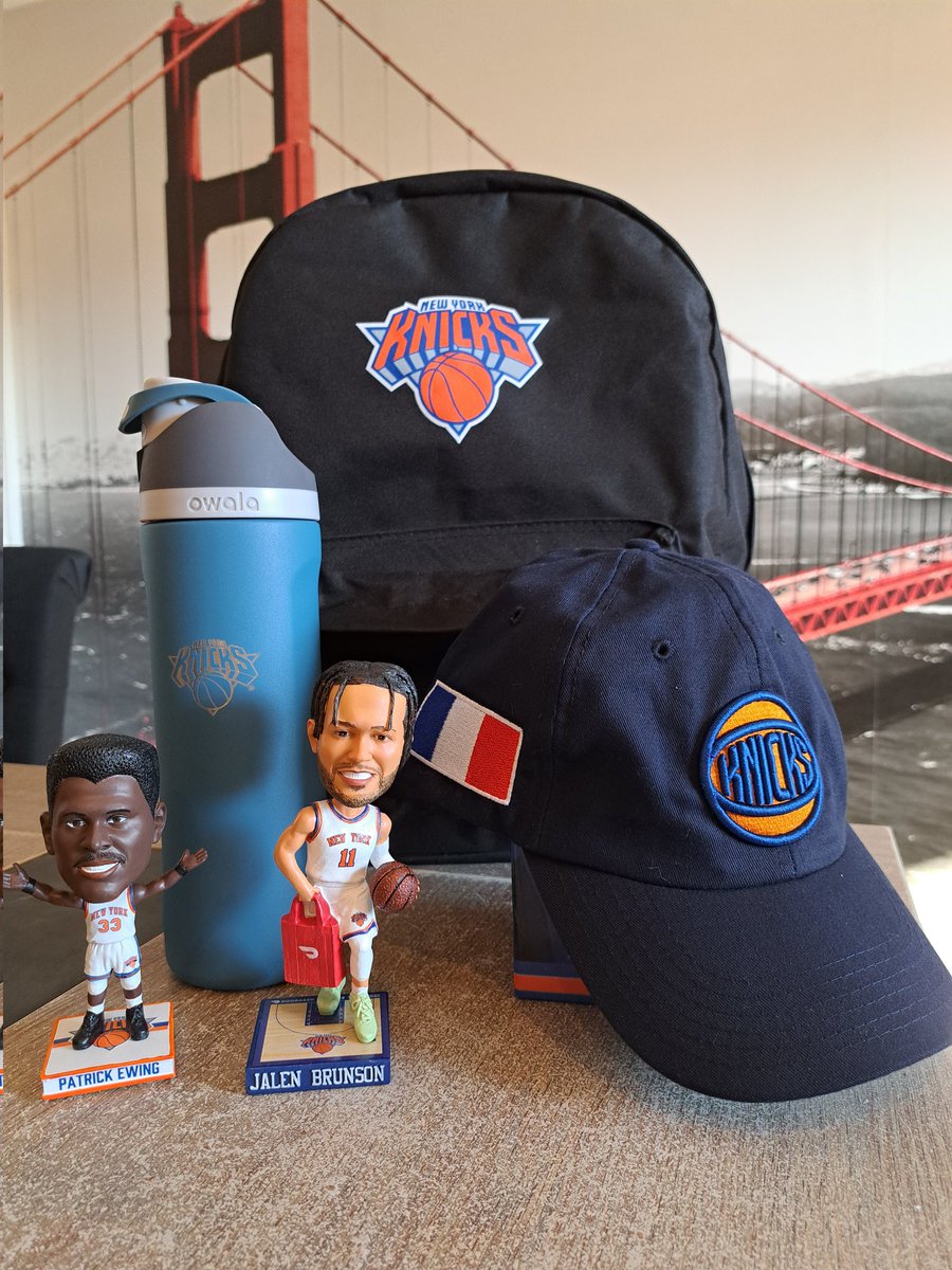 Colis bien reçu ! Un grand merci <a href="/TripDoubleUSA/">TRIP DOUBLE ✈️🏨🏀😍</a> 🤩😘
Voilà de quoi égayer mon bureau ! #NewYorkForever