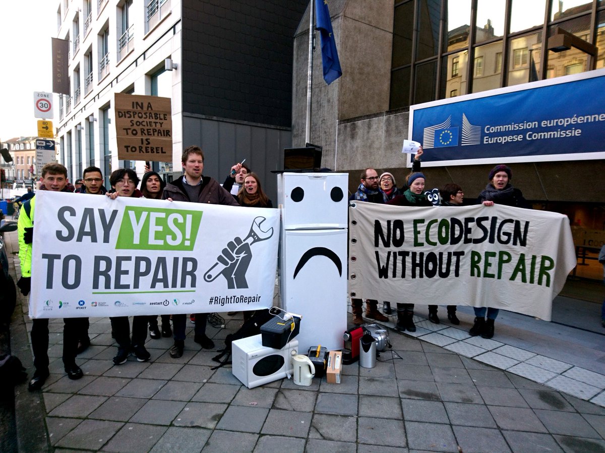 <a href="/R2REurope/">Right to Repair Europe</a> <a href="/iFixit/">iFixit</a> <a href="/ugomatic/">ugo vallauri</a> <a href="/Ashoka/">Ashoka</a> <a href="/RestartProject/">The Restart Project</a> <a href="/HalteOP/">HOP - Halte à l'obsolescence programmée</a> Gracias a estos “héroes” y su presión sobre legisladores y fabricantes, el derecho a reparar se ha incorporado en la regulación europea y en otras jurisdicciones como California. ¿Es suficiente?