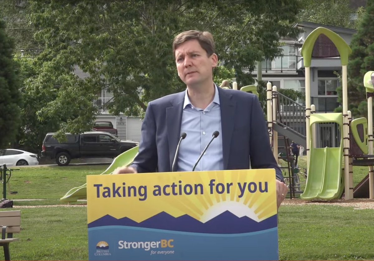 bobmackin's tweet photo. June 24: For @Dave_Eby's taxpayer-funded @BCNDP campaign photo-op in Chilliwack, @BCGovNews used Zoom, instead of the standard teleconference line. 
The reporter in the green box was the last allowed to ask a question. Only one🖐️reporter was left and ignored. #bcpoli #cdnmedia https://t.co/JXG5hYudnZ