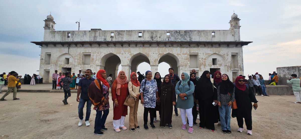 MaleCitymv's tweet photo. 3 of Our Councilors  @MNazimaFaiz  @NinniNizly @rishyyAhmed  &amp; WDC members participated in the 5th batch of Leadership Development Training for Local Elected Representatives held in India. @HCIMaldives @lgaMaldives @Male_CityWDC https://t.co/4Hl0yy0Bzo