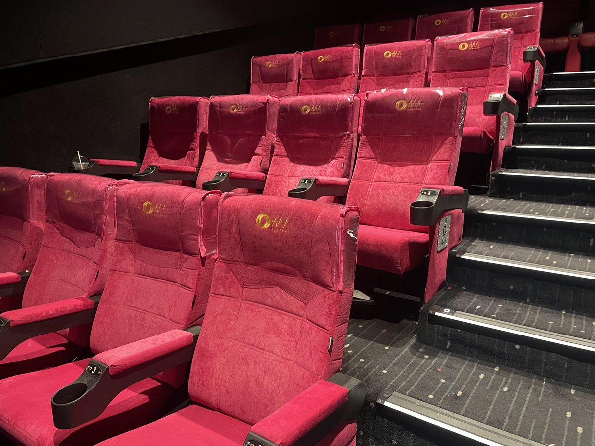 kdcloudy's tweet image. I realised I never tweeted about it but I visited EPIQ LUXON back on Feb. My 3rd LED Cinema experience after Delhi/Bangalore

Worth noting that this is the ONLY Dolby Atmos + LED screen probably in the WORLD. Samsung’s ONYX is 7.1 only

Display is 4K, Movie was 2K but the…