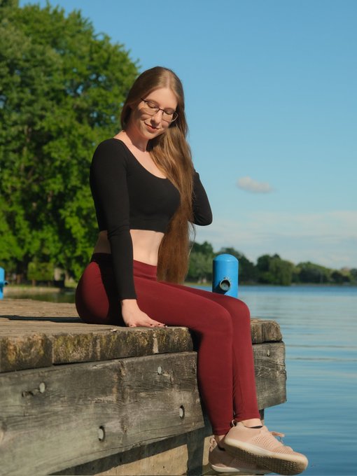 Sit beside me? 😇 https://t.co/zCpjXmuHCX