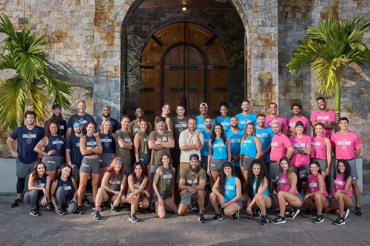 challengegodss's tweet photo. The official cast of #TheChallenge40 👀👀👀👀 https://t.co/BvmI78D3gF