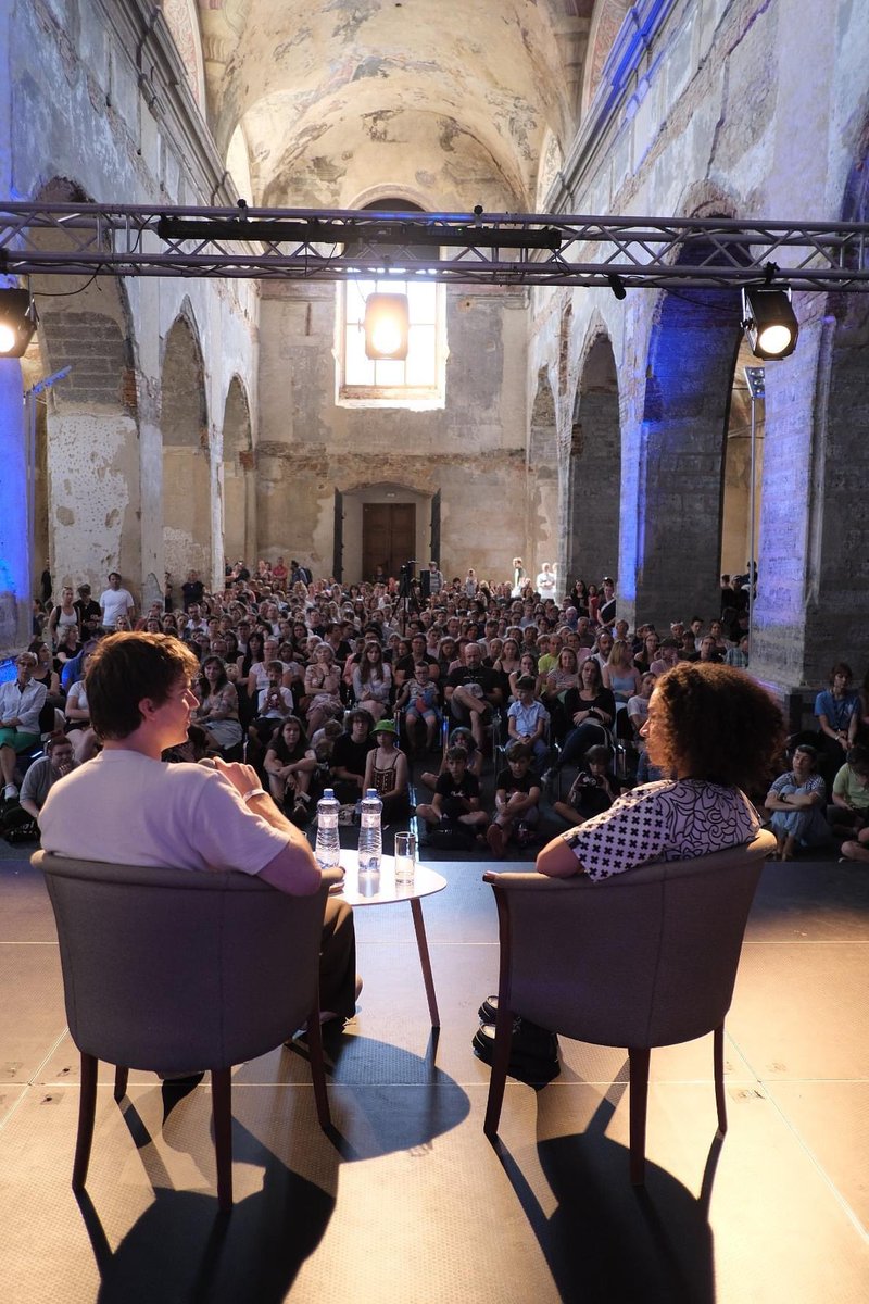 ban_annka's tweet photo. Mám tu svou práci ráda. 🗣️🎤
Na slovíčko s @kovy_gameballcz v diskuzi na Festivalu Slunovrat. #GoodTalk https://t.co/54JDGPkh6g