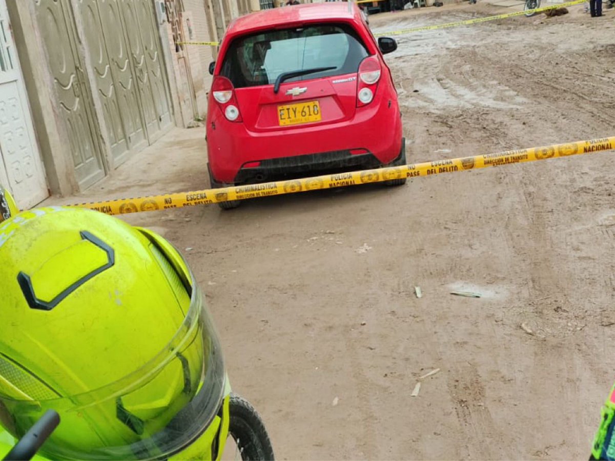 #ATENCIÓN 🚨#Loúltimo
Un hombre fue encontrado sin vida dentro de un vehículo en la Comuna 1 de #Soacha
wix.to/8e5mNUR