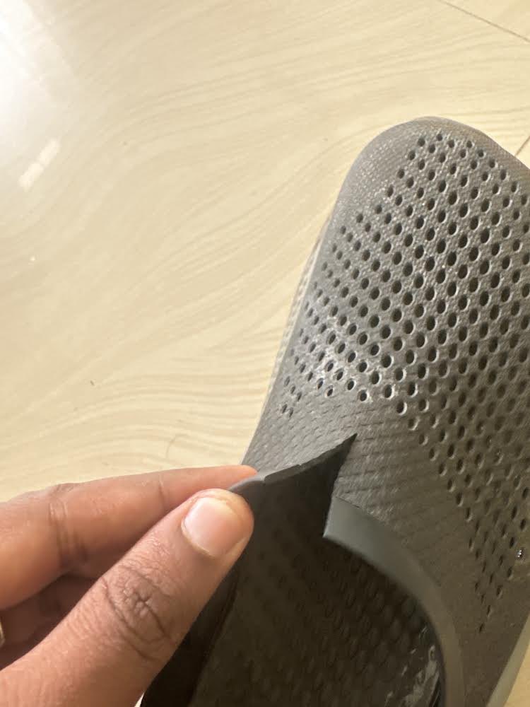 JefinArchitect's tweet photo. @Crocs very pathetic! For the high price getting very bad quality stuff having no life! Shame https://t.co/F6A0L5wbqp