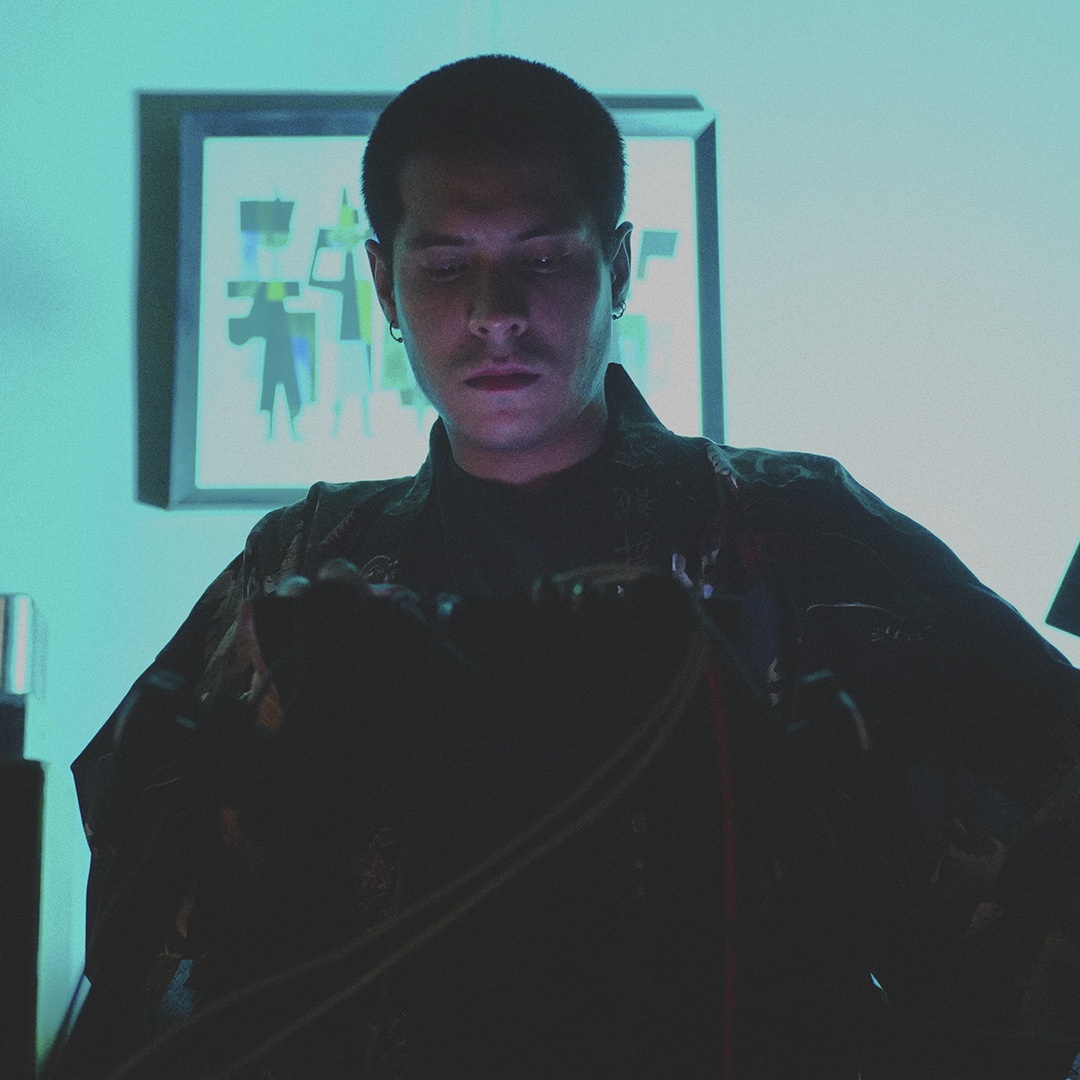 "La música es el puente que une pasado, presente y futuro en una sola melodía. 🌟🎶 #Continuidad #Música #Unión #IA"