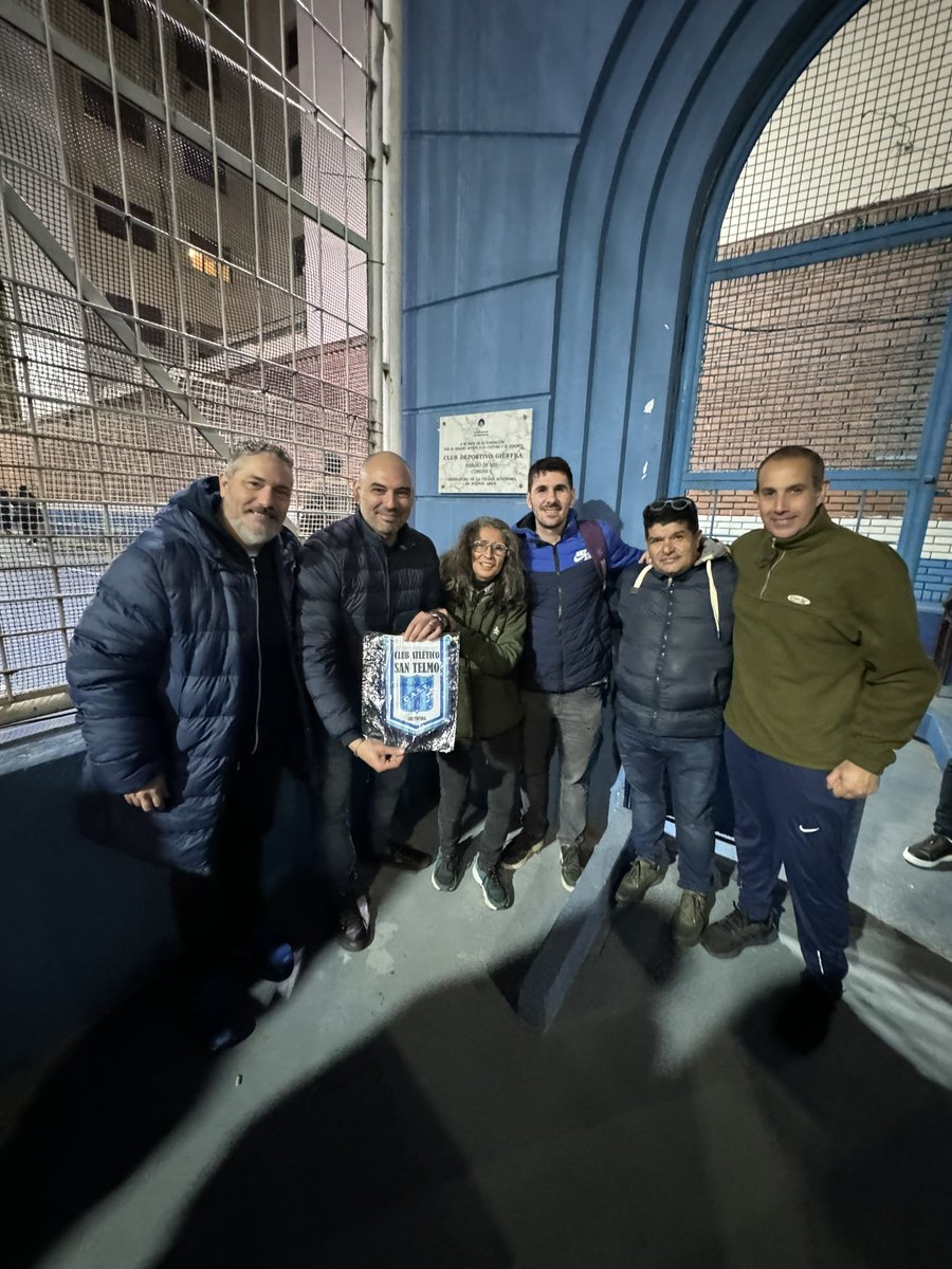 PrensaSanTelmo's tweet photo. 40 AÑOS DE GIUFFRA

Estuvimos acompañando al club amigo Deportivo Giuffra en el acto realizado por los 40 años de su fundación. Felicitamos a su Presidente,  Gabriel Santagata, por la enorme función social desarrollada en el barrio. https://t.co/suvFQUCa3p