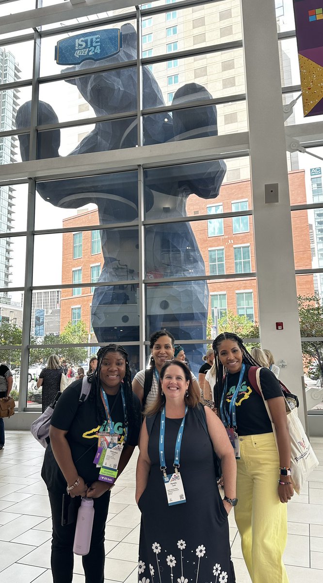 Ran into some friends (and a giant black bear) after a busy day of learning at #ISTELive24!  <a href="/CumberlandCoAIG/">CumberlandCoAIG</a> <a href="/CumberlandCoSch/">Cumberland County Schools</a> <a href="/SmallsAritia/">aritia smalls</a> <a href="/MakkeddahGilch1/">Makkeddah Gilchrist</a> <a href="/GladysJohnson03/">Gladys Johnson</a>