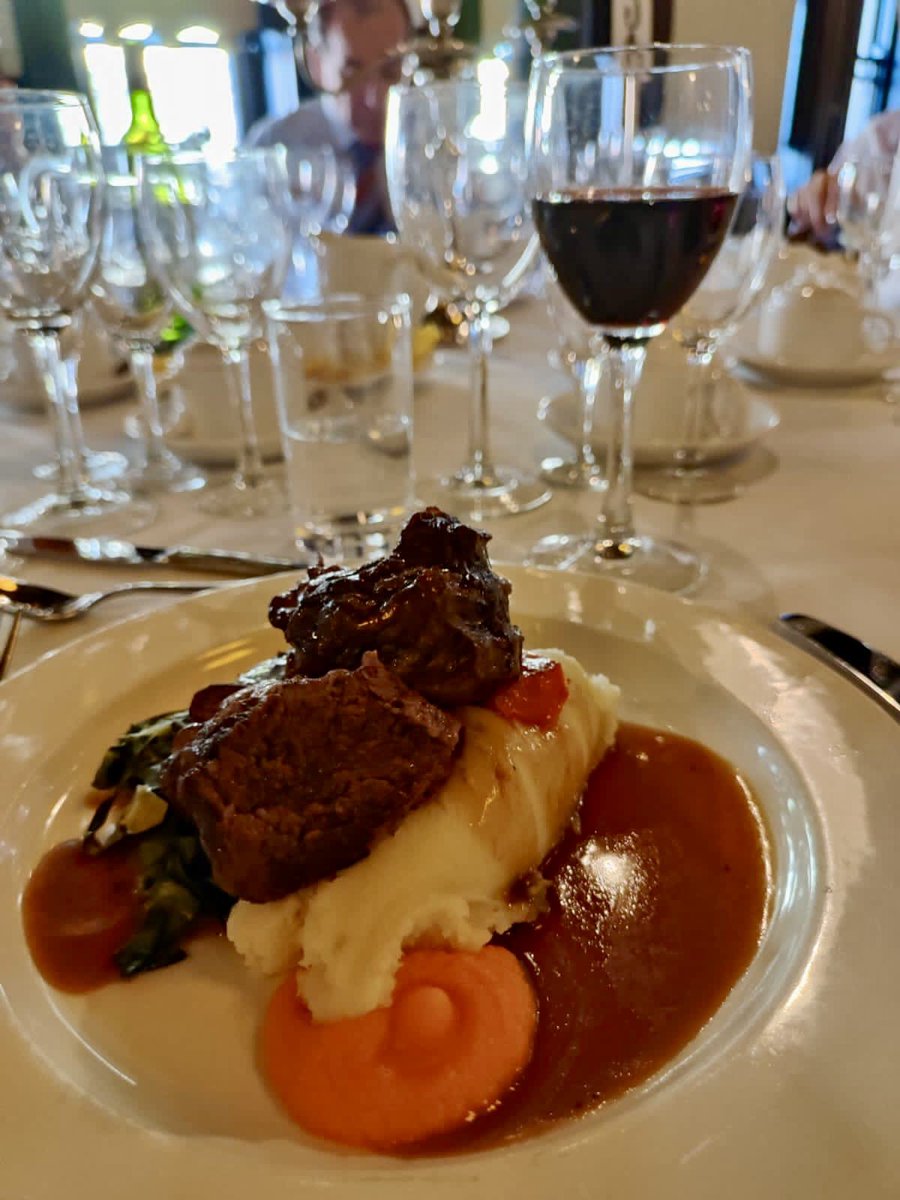 Charles Hastings Wine Club tweet media