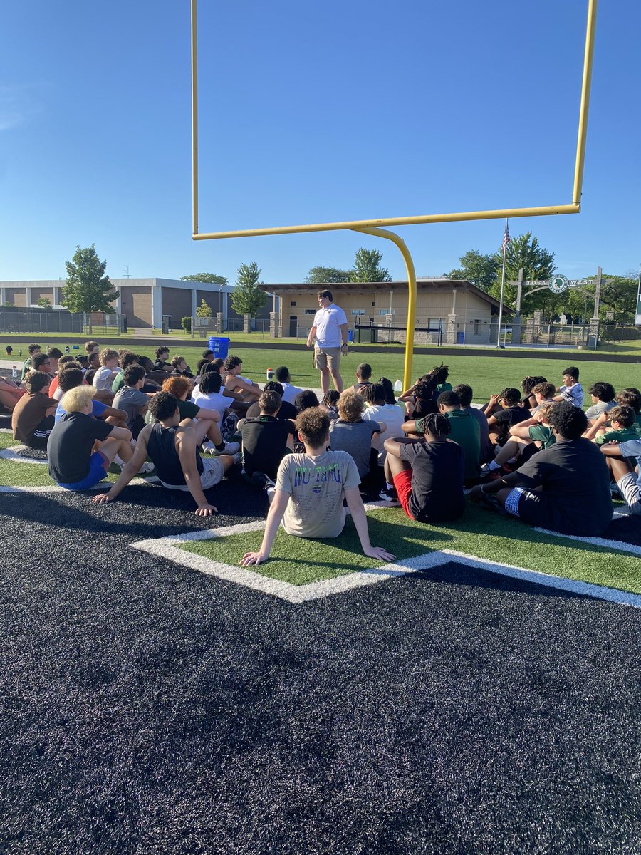 To start week 3 of workouts we got to hear from a ‘22 grad, Ben Halleen. Ben was a team captain as a senior at West and is now a starting OL at UW Eau Claire. #TWFB #Community